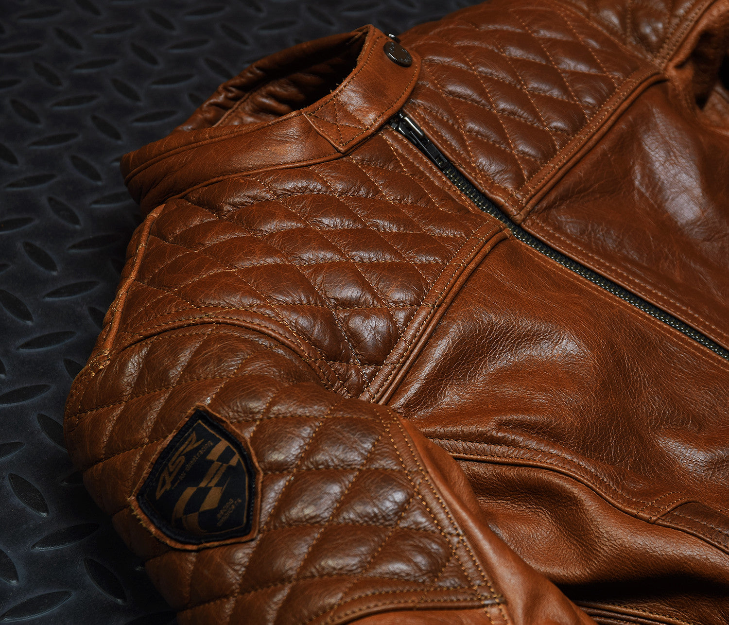 Dámská bunda na motorku 4SR Scrambler Lady Cognac – detail materiálu