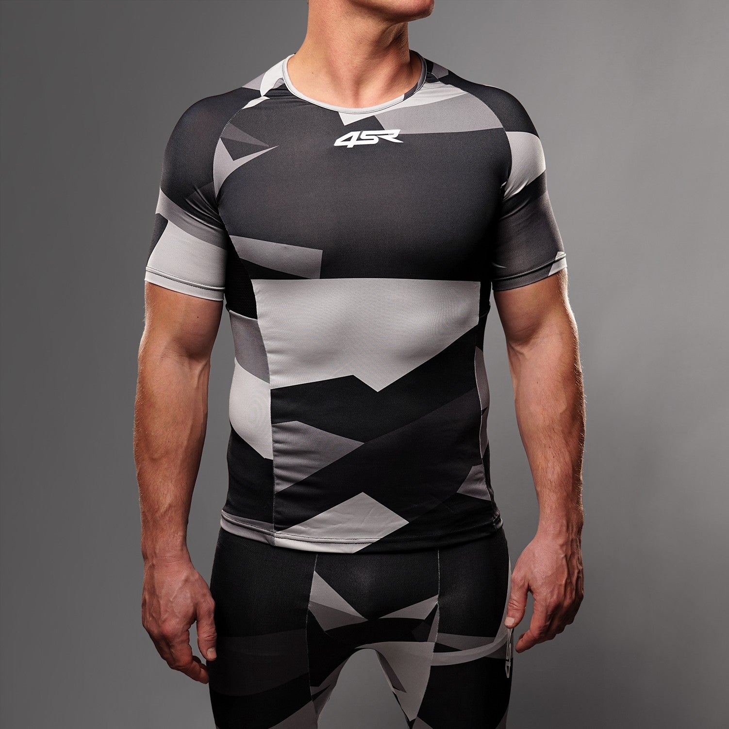 Kompresní triko 4SR Six-Pack Camo – pohled zepředu