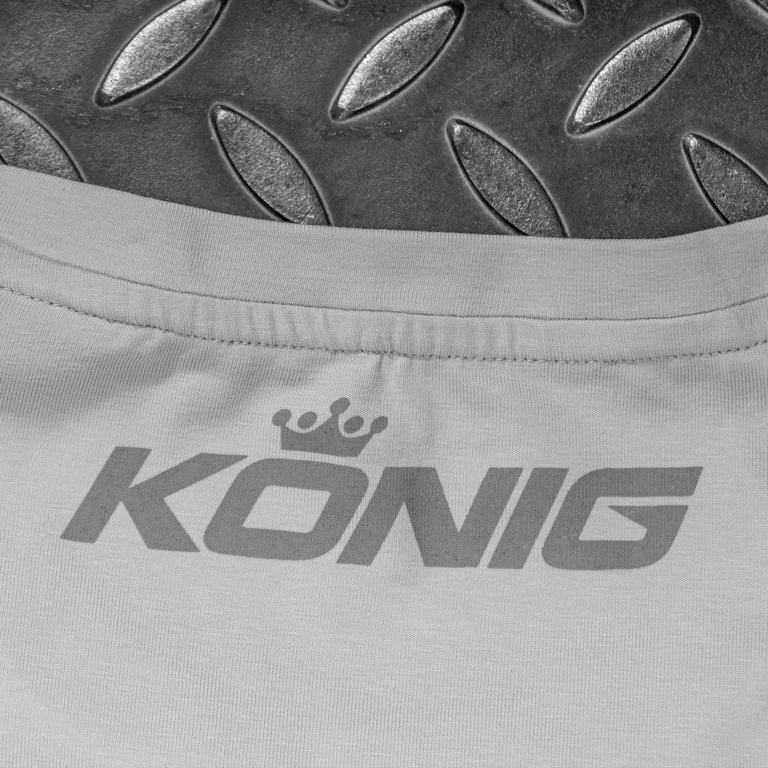 Triko 4SR Oliver König #52 Light Grey – detail