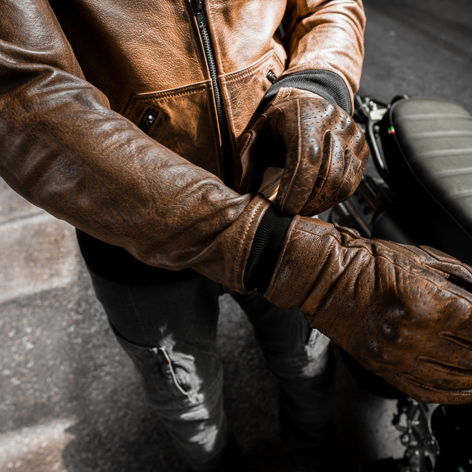 Kožená bunda na motorku 4SR Bomber Jacket Brown Patina – detail