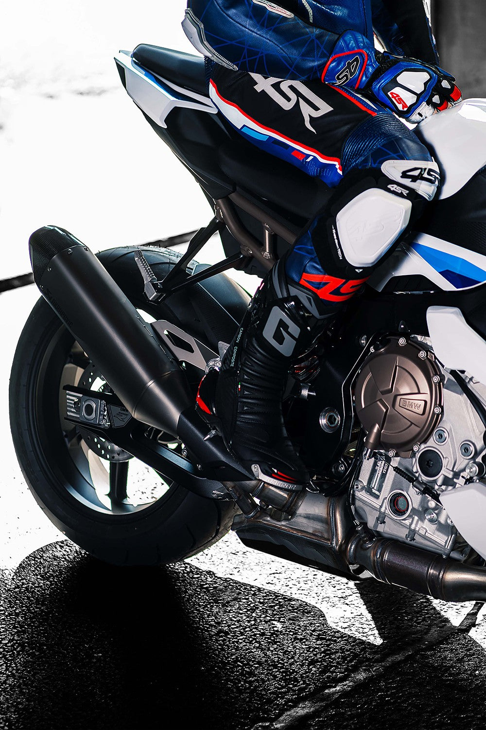 Závodní kombinéza na motorku 4SR Racing Blue AR – celkový pohled