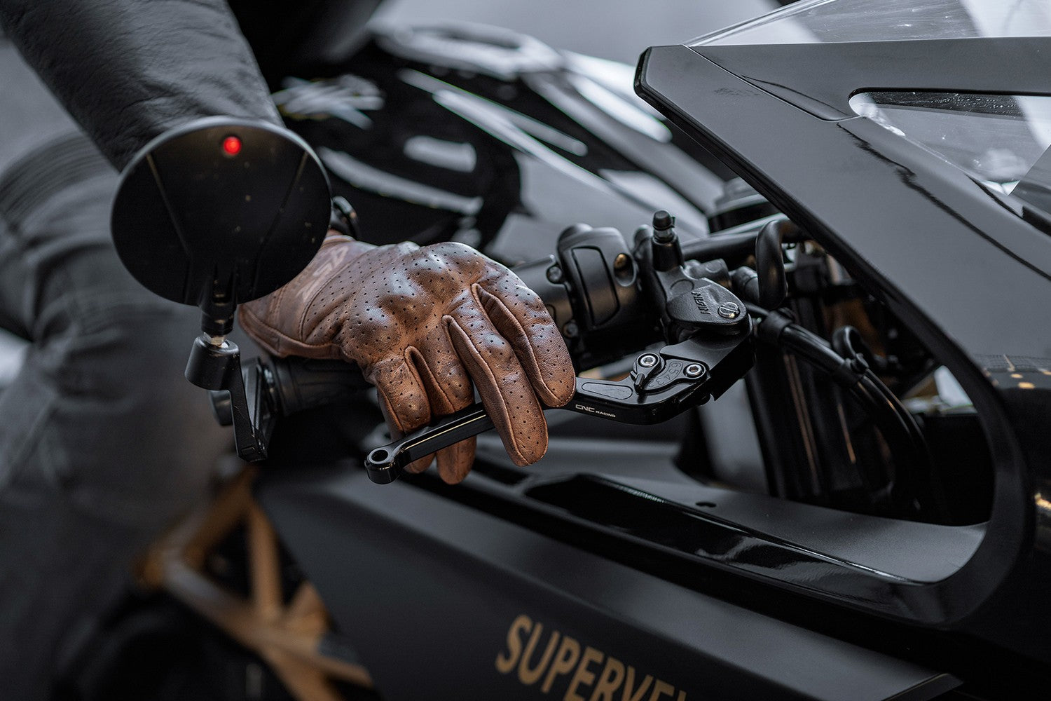 Rukavice na motorku 4SR Monster Evo Brown – detail