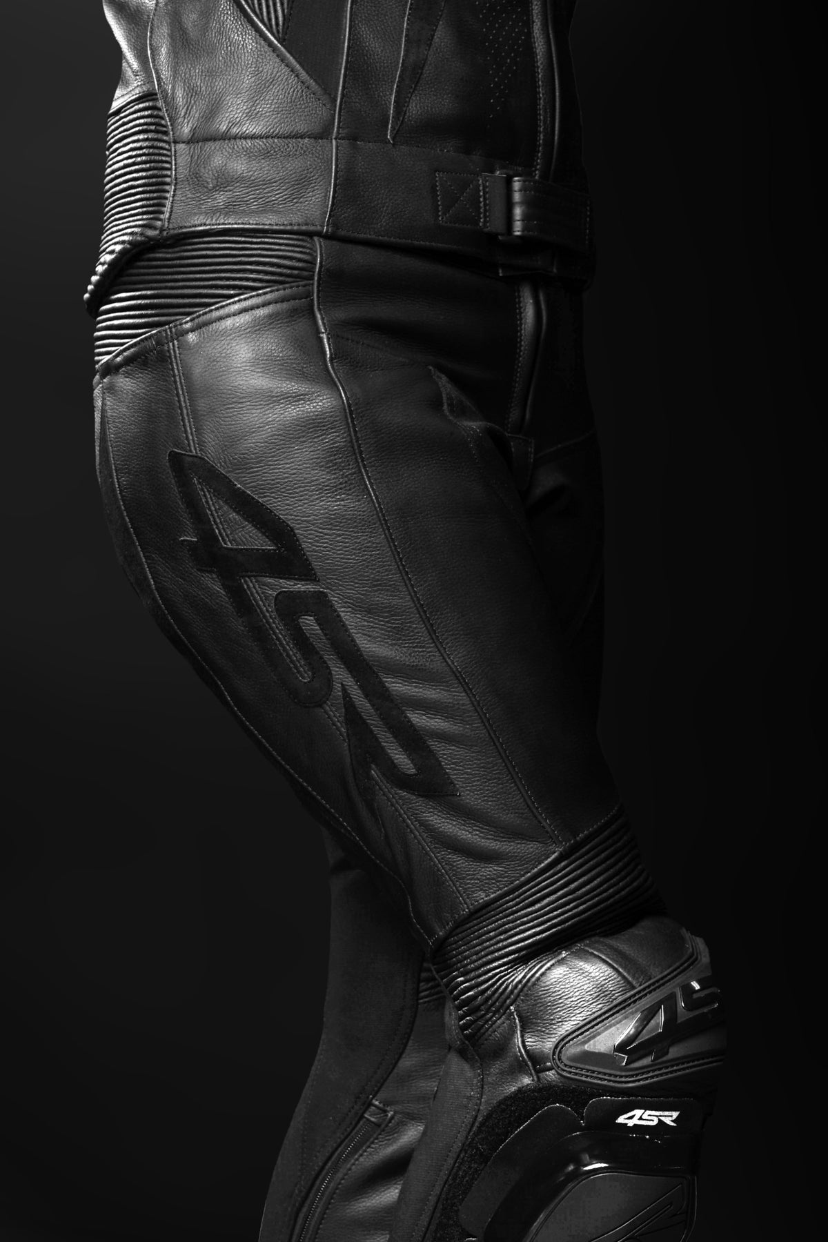 Elbow and knee sliders. The same rules for everyone.