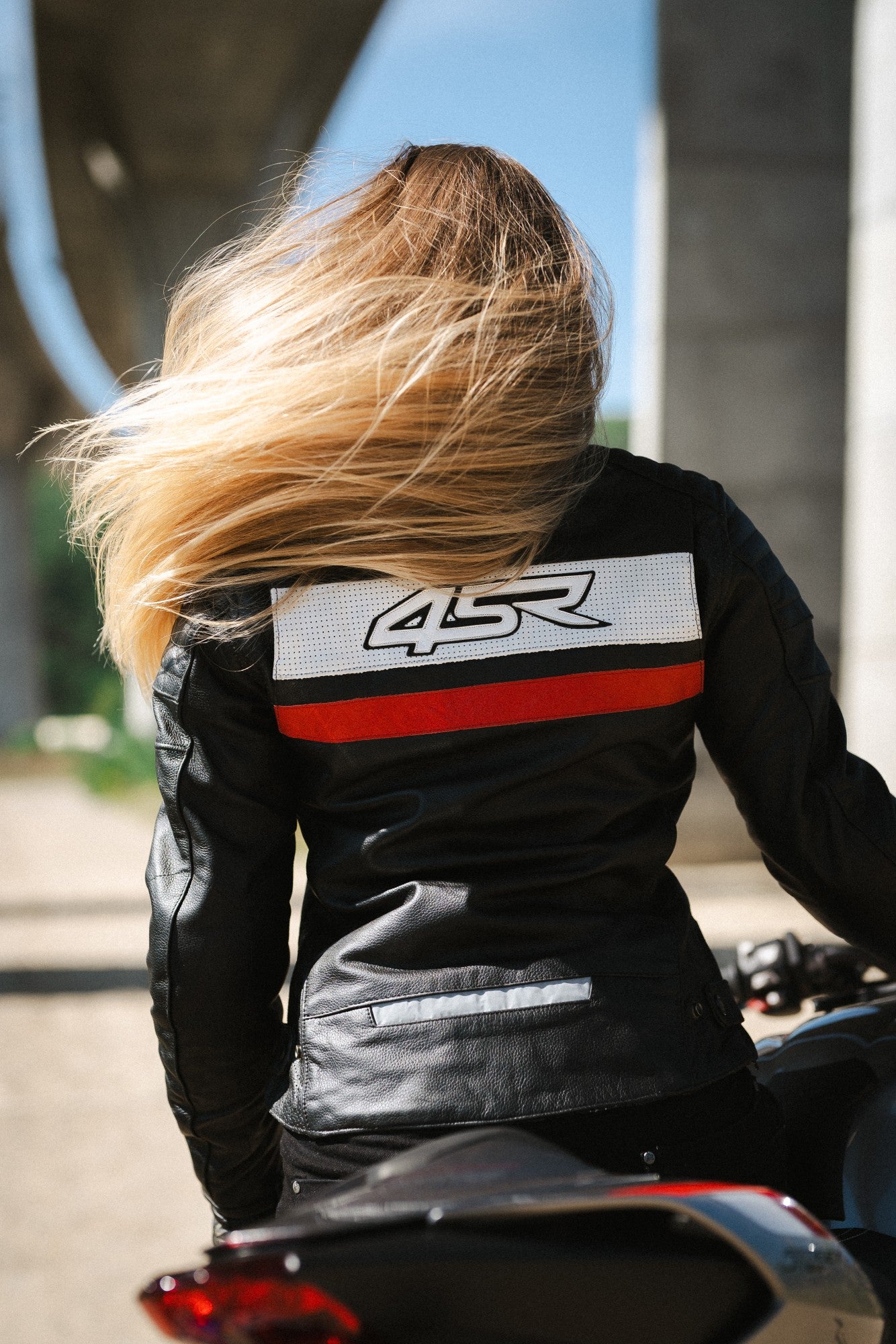 Dámská kožená bunda na motorku 4SR Roadster Lady III Red – celkový pohled