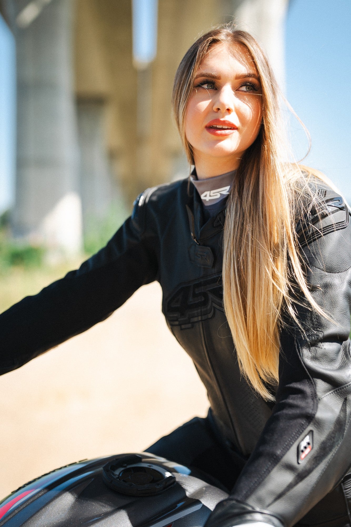 Dámská závodní kombinéza na motorku 4SR RR Lady Black Series AR – detail