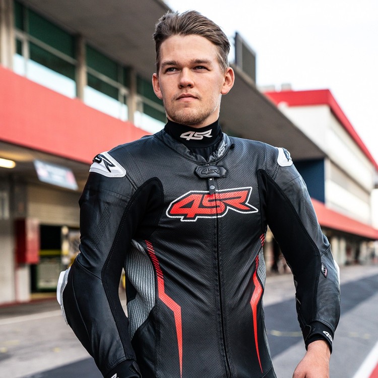 4SR one-piece kangaroo suit Racing Ultra Light AR & Hannes Soomer WSSP