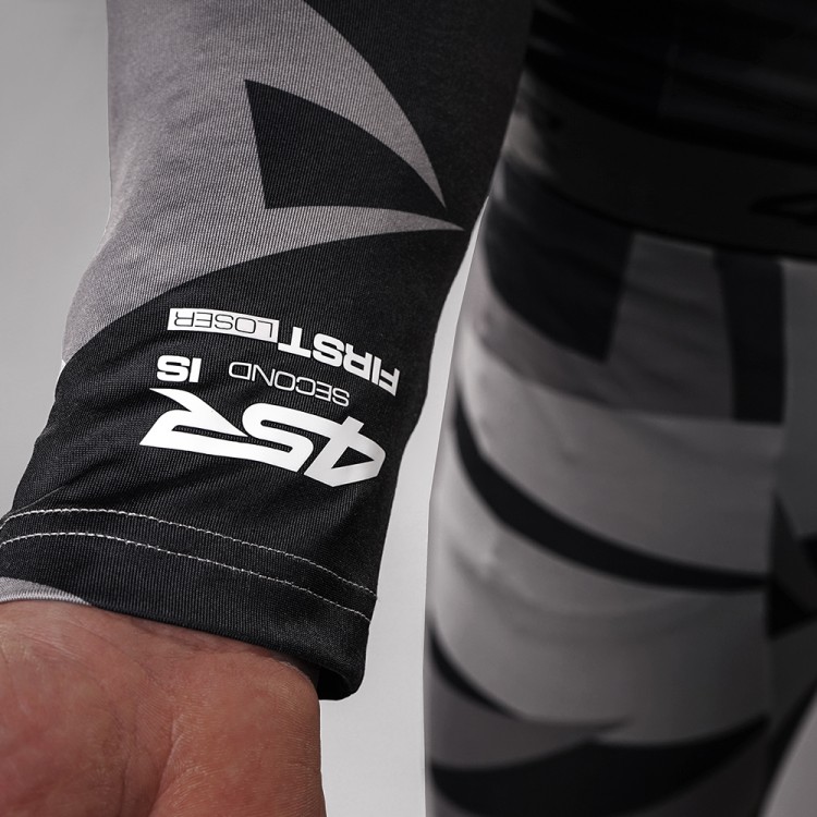 4SR Baselayer Top Six-Pack Camo