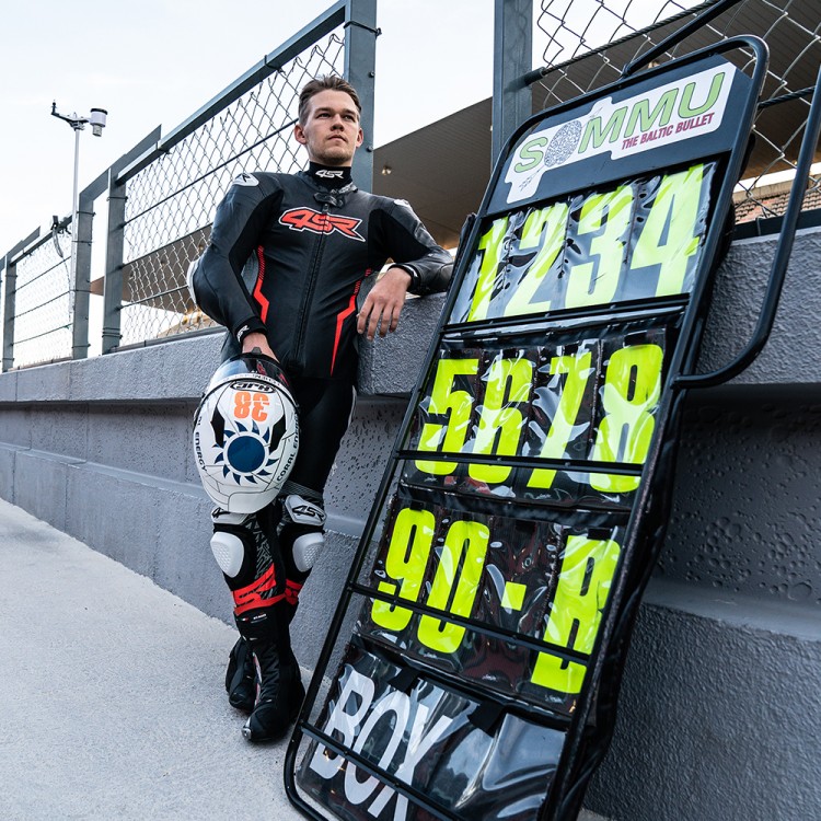 4SR one-piece kangaroo suit Racing Ultra Light AR & Hannes Soomer WSSP