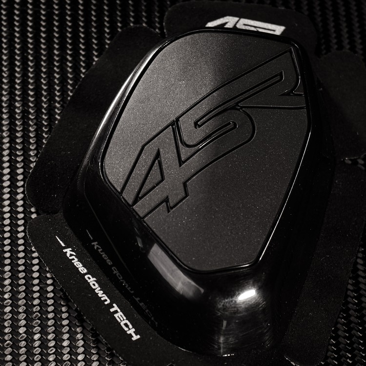 4SR knee sliders black