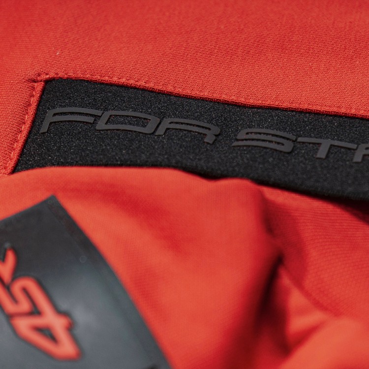 4SR Hoodie Logo Zip Red - pocket and sleeve logo detail