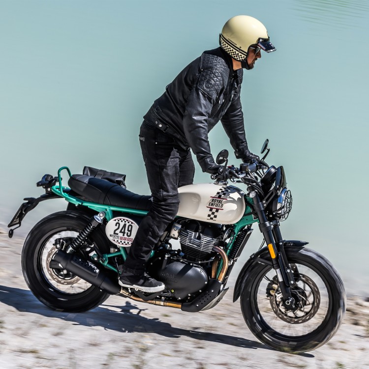 Club Sport Sky Black