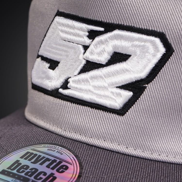 Oliver König 52 Grey cap