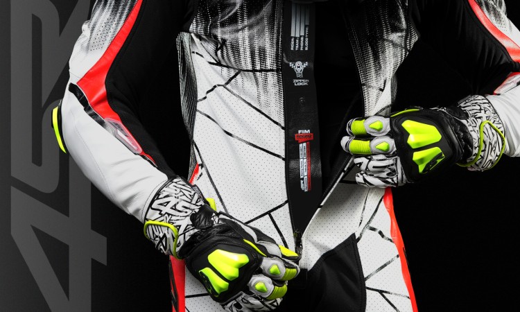 The best ultra-light 4SR leather suit